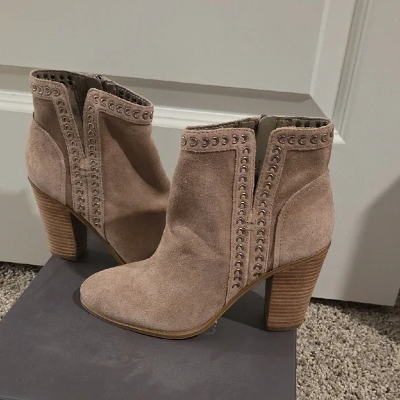 Vince Camuto Tan Ankle Boots - Picture 9 of 10